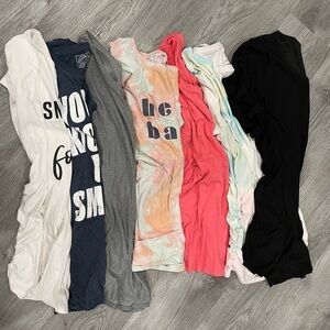 7 maternity shirts, size 2X